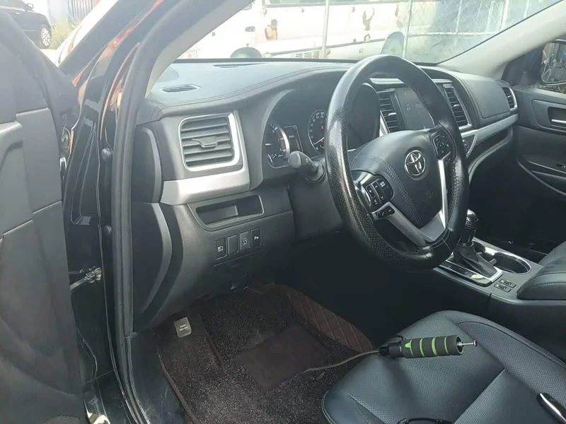 Toyota Highlander — фото 17