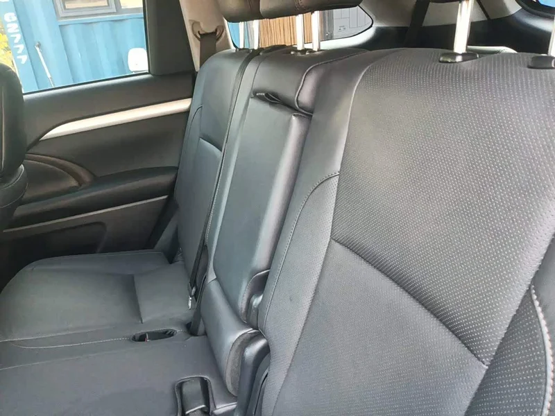 Toyota Highlander — фото 18