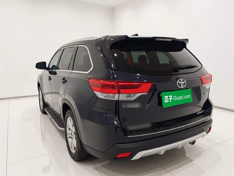 Toyota Highlander — фото 4