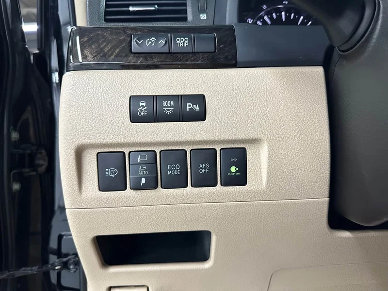 Toyota Alphard — фото 15