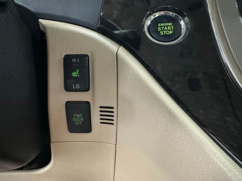 Toyota Alphard — фото 16