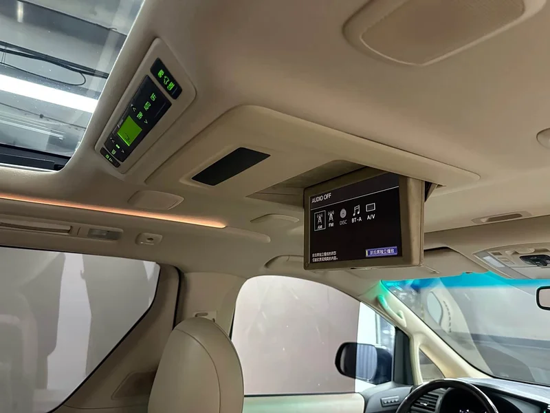 Toyota Alphard — фото 8