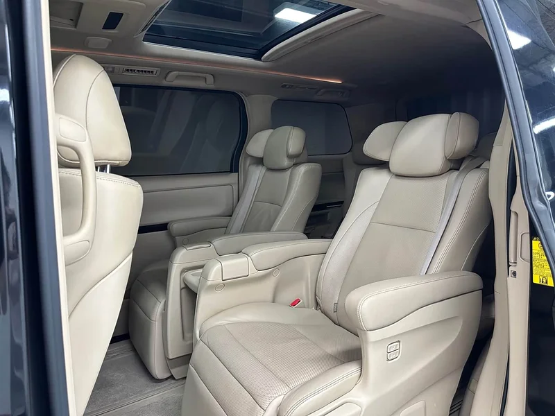 Toyota Alphard — фото 10