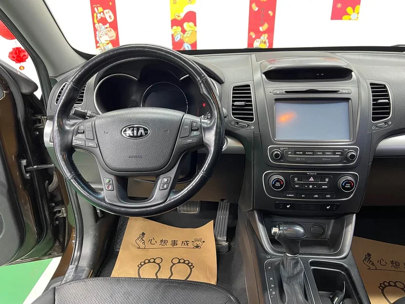 Kia Sorento — фото 11
