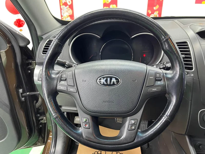 Kia Sorento — фото 12
