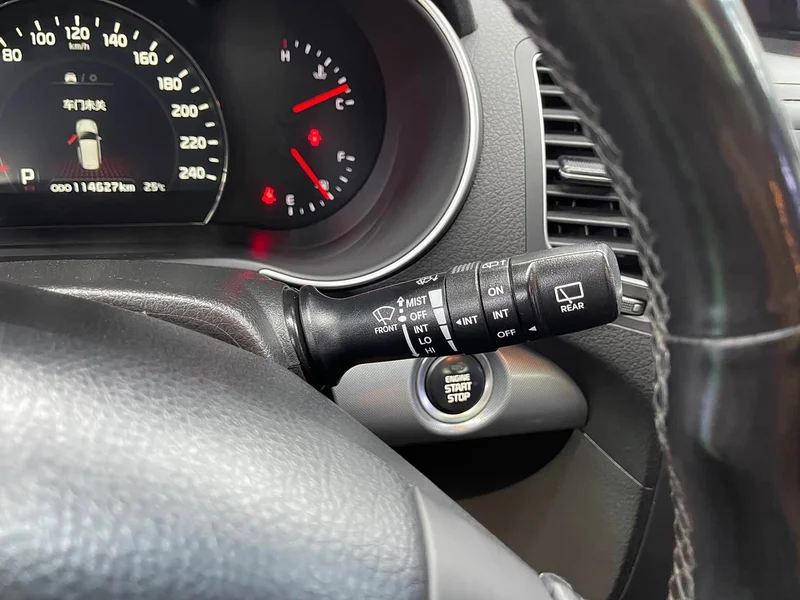 Kia Sorento — фото 16