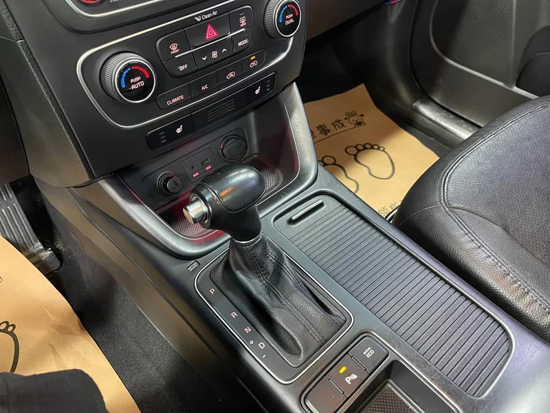 Kia Sorento — фото 17