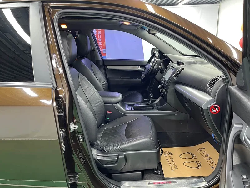 Kia Sorento — фото 22