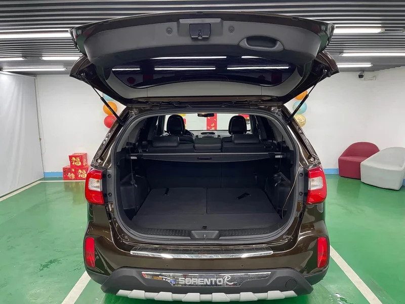 Kia Sorento — фото 23