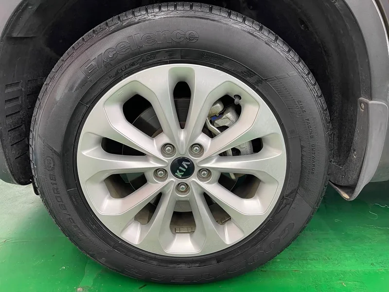 Kia Sorento — фото 28