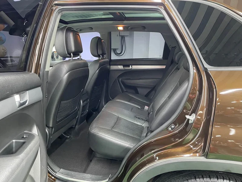 Kia Sorento — фото 9