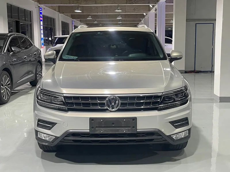 Volkswagen Tiguan L — фото 2