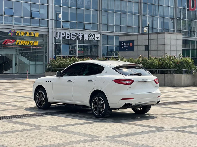 Maserati Levante — фото 14