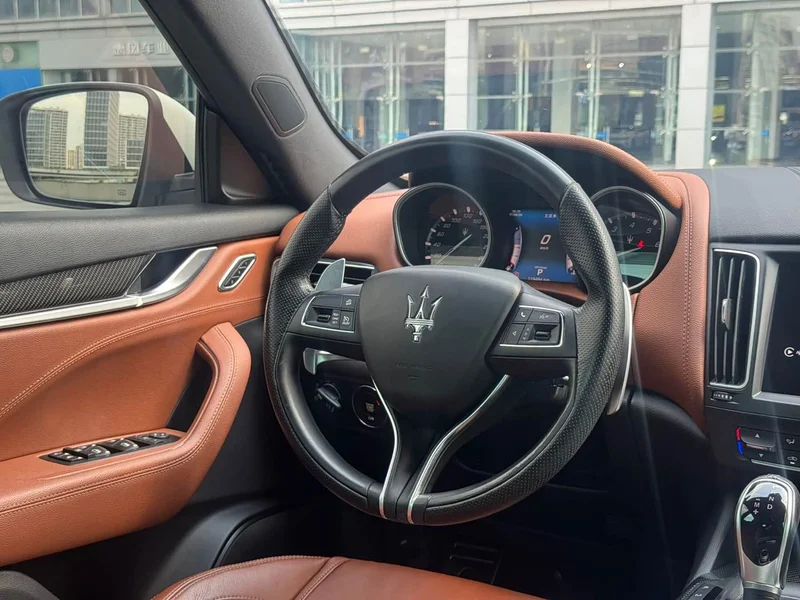 Maserati Levante — фото 10