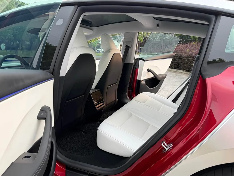 Tesla Model 3 — фото 13