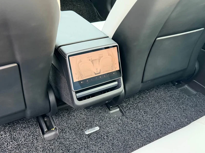 Tesla Model 3 — фото 14