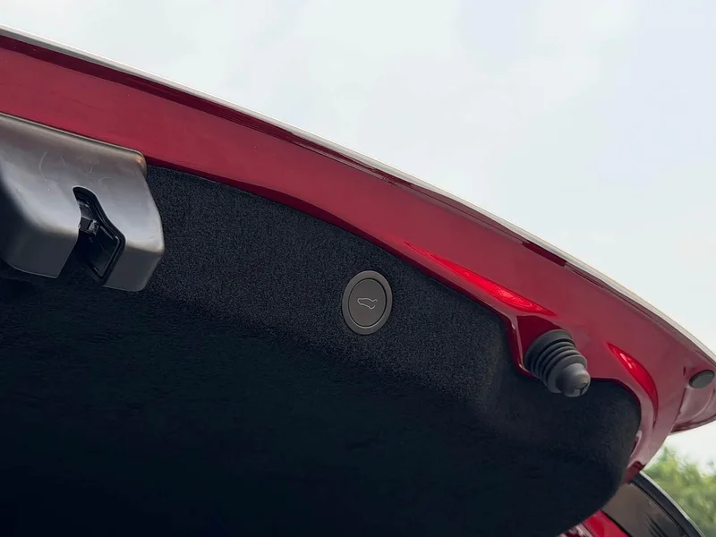 Tesla Model 3 — фото 16