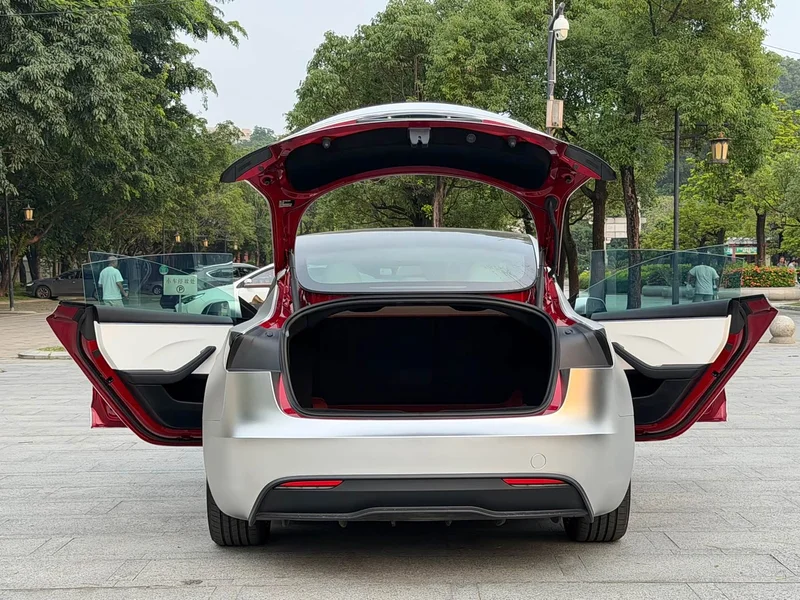 Tesla Model 3 — фото 17