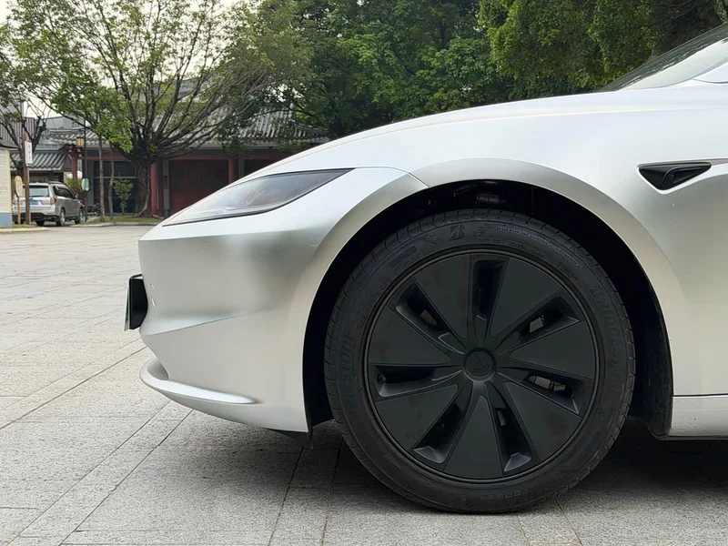 Tesla Model 3 — фото 19