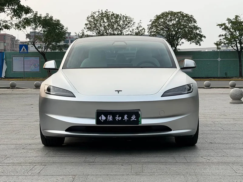 Tesla Model 3 — фото 2