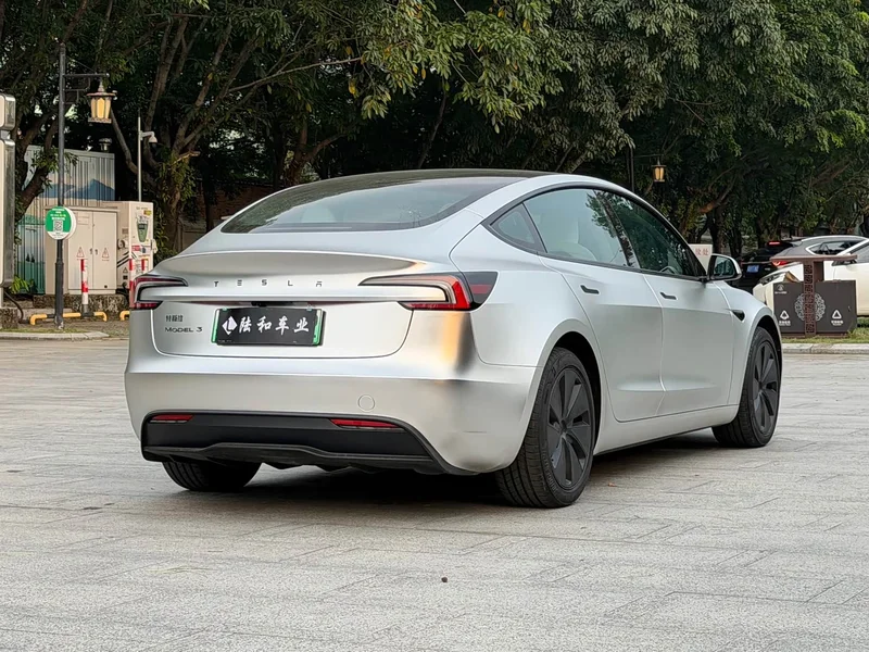 Tesla Model 3 — фото 21