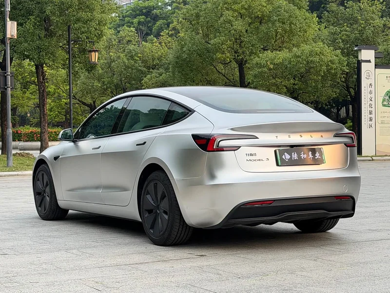 Tesla Model 3 — фото 23