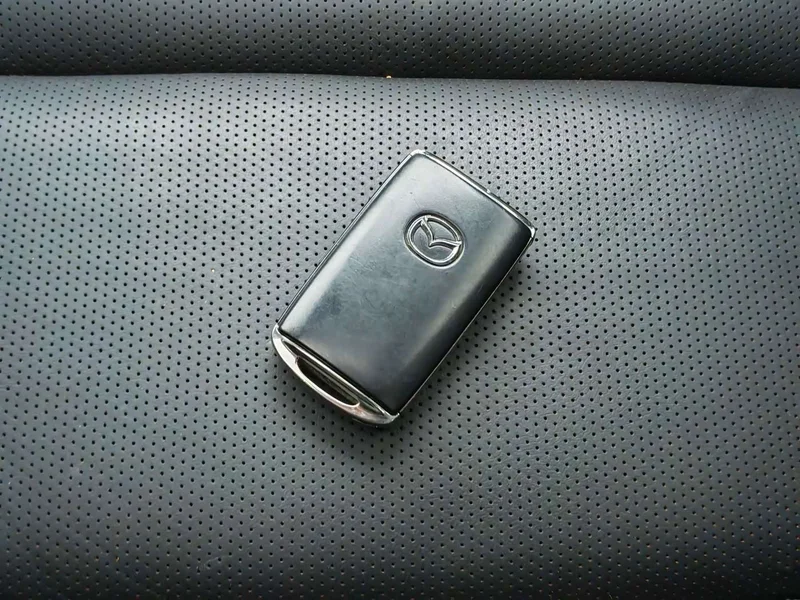Mazda 3 Axela — фото 16