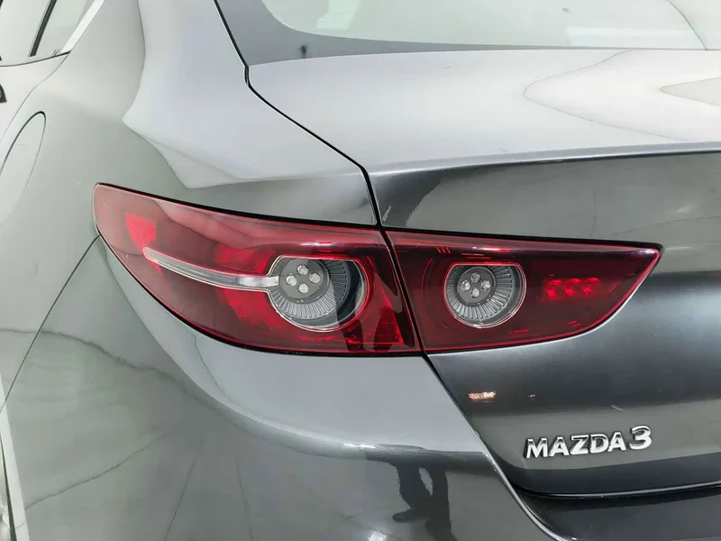 Mazda 3 Axela — фото 18