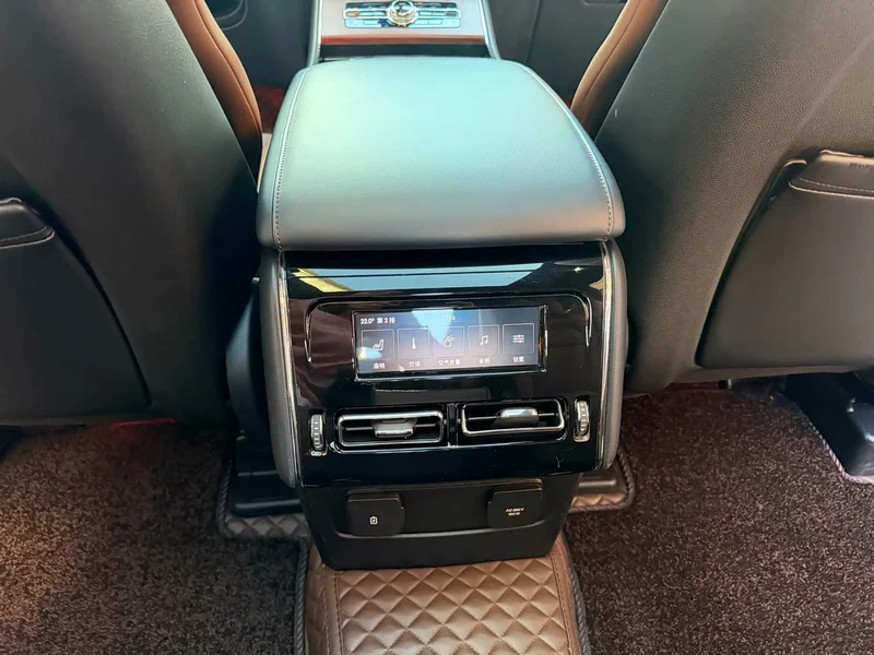 Volkswagen Multivan — фото 17