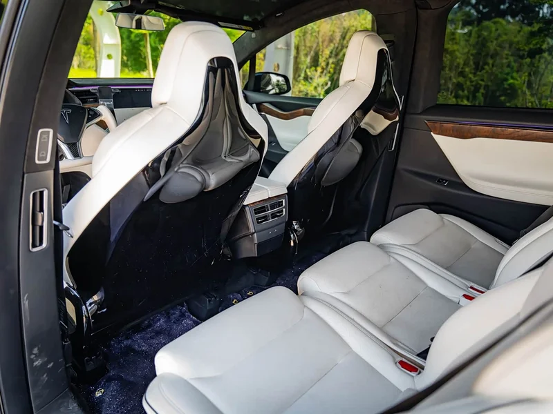 Tesla Model X — фото 20