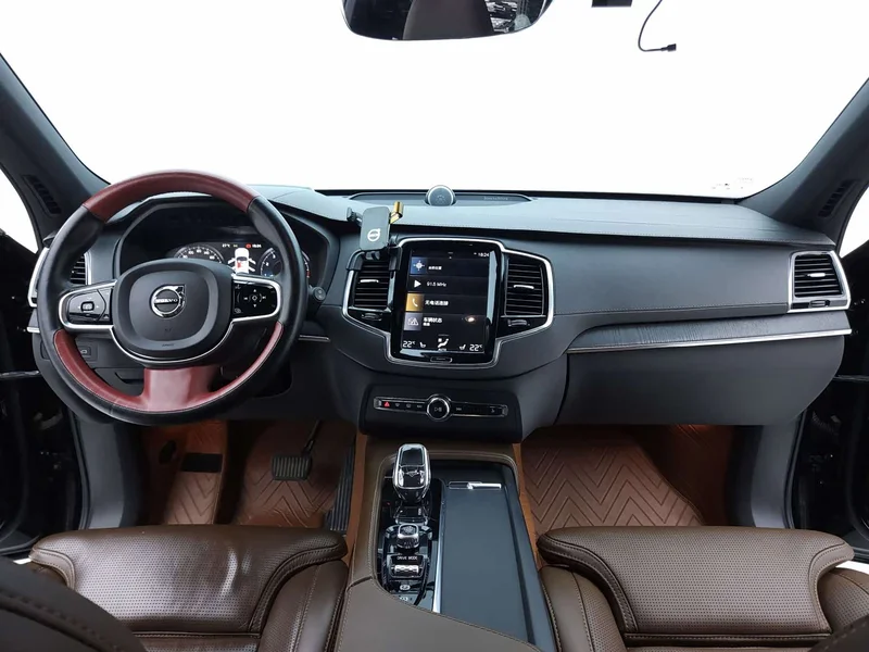 Volvo XC90 — фото 7