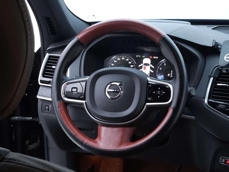Volvo XC90 — фото 10