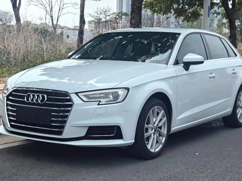 Audi A3 — фото 1
