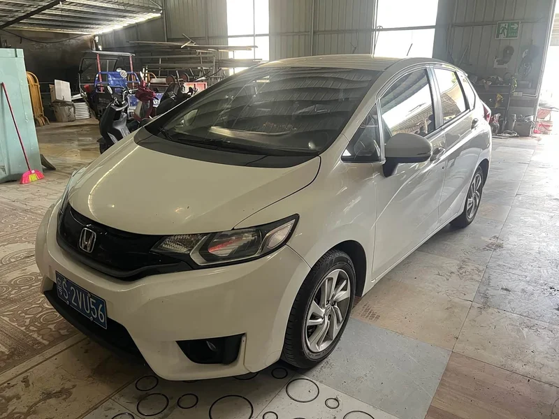 Honda Fit — фото 1