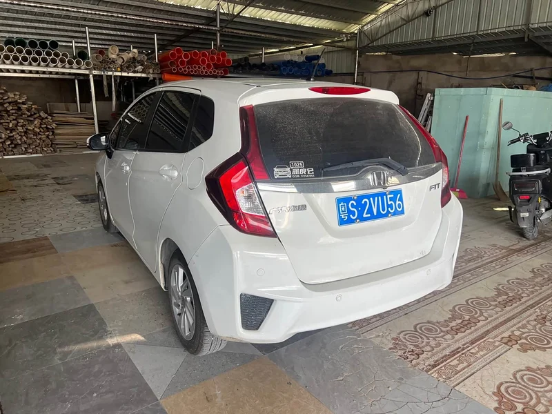 Honda Fit — фото 5