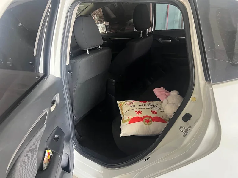 Honda Fit — фото 8
