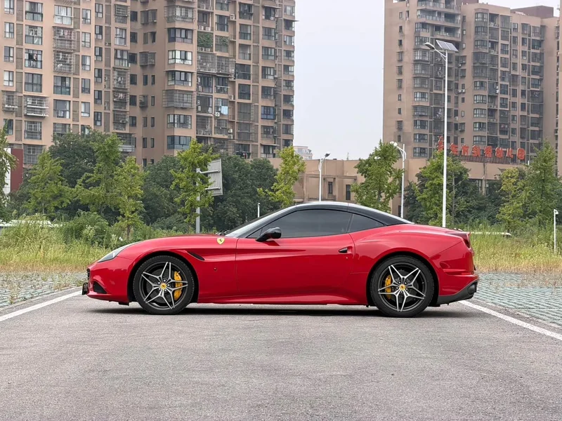 Ferrari California T — фото 3