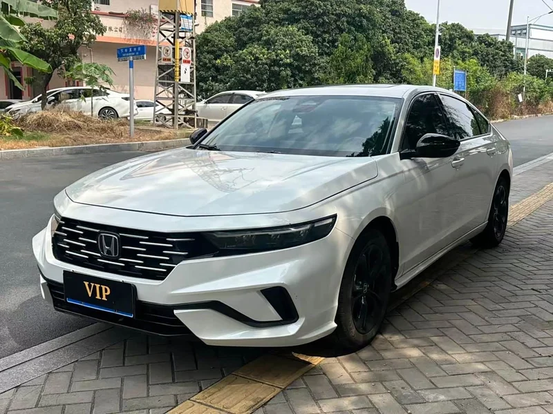 Honda Accord — фото 1