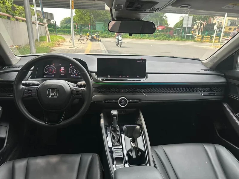 Honda Accord — фото 6