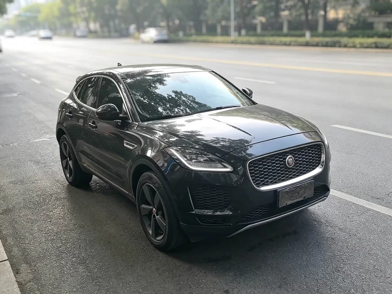 Jaguar E-PACE — фото 3