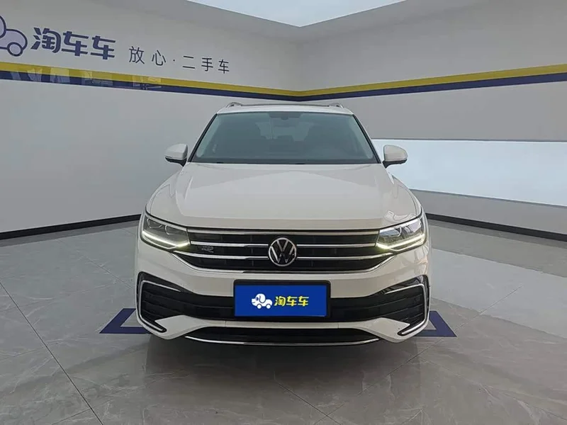 Volkswagen Tiguan L — фото 2