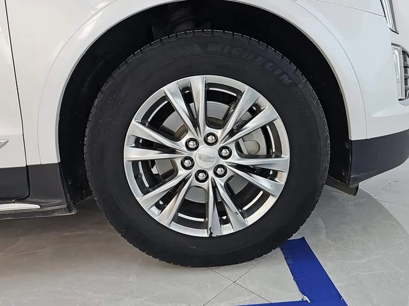 Cadillac XT5 — фото 6