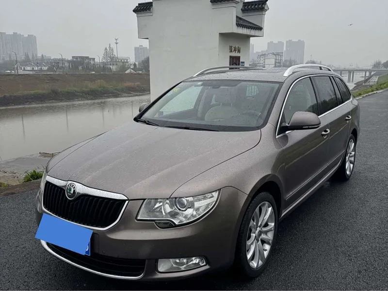 Skoda Superb — фото 1