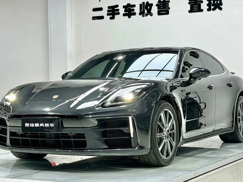 Porsche Panamera — фото 1