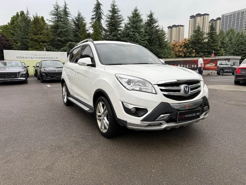 Changan CS35 — фото 3