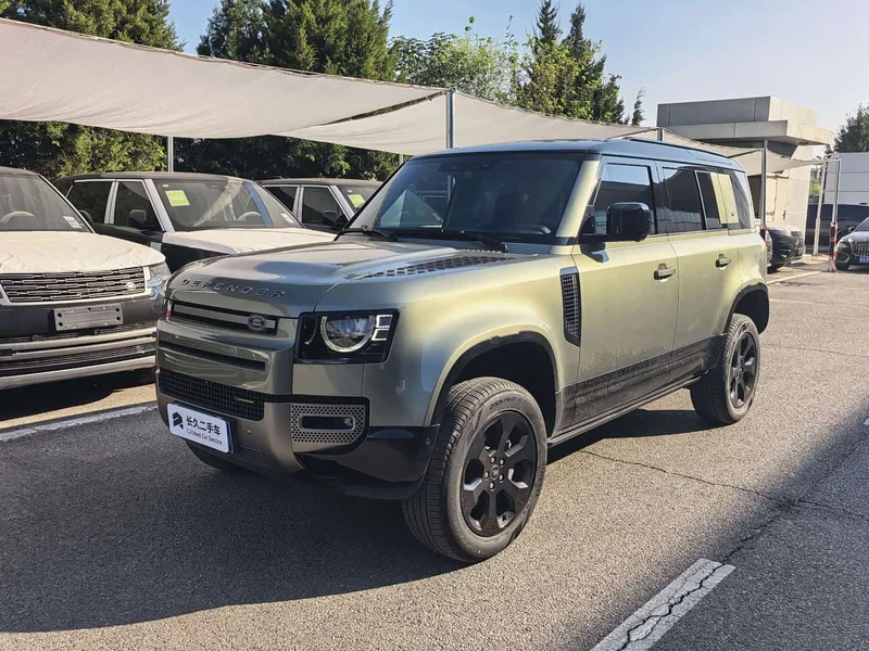 Land Rover Defender — фото 1