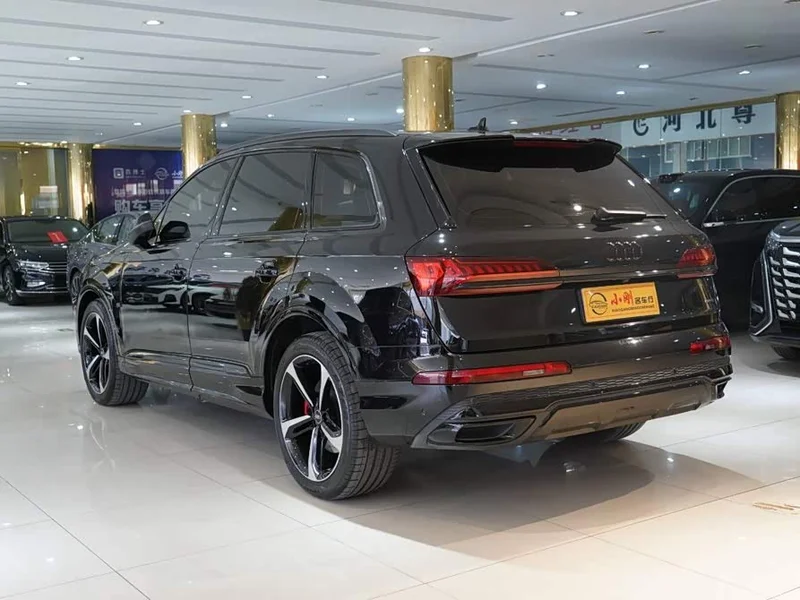 Audi Q7 — фото 15