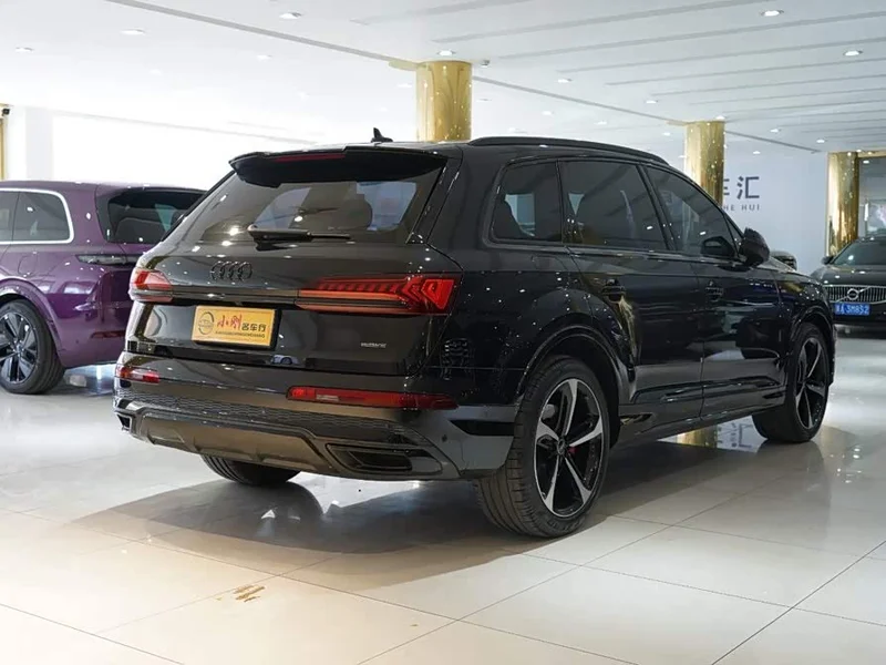 Audi Q7 — фото 17
