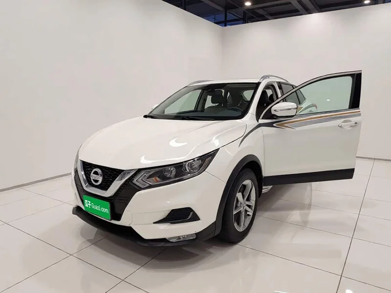 Nissan Qashqai — фото 1