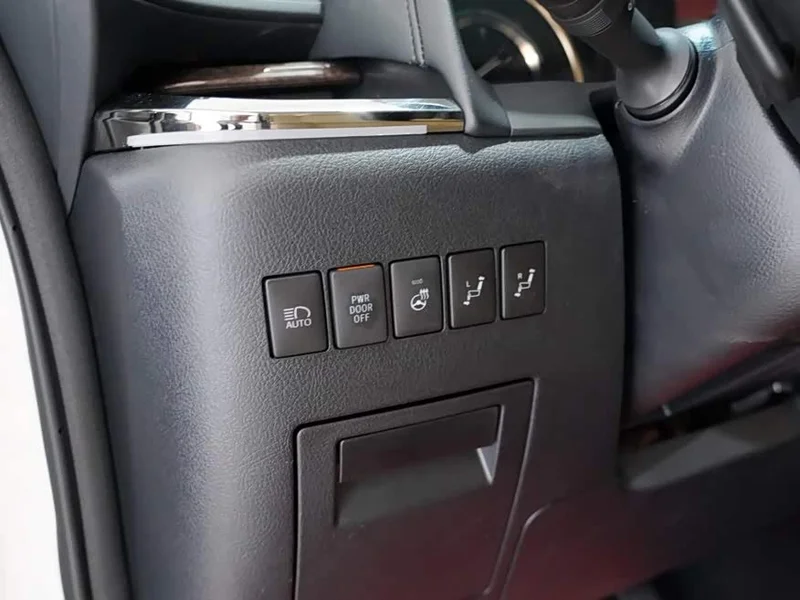 Toyota Vellfire — фото 12